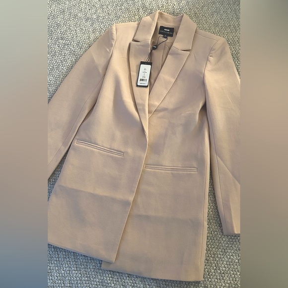 Beautiful blush colored blazer with an amazing fit! - Picture 1 of 5